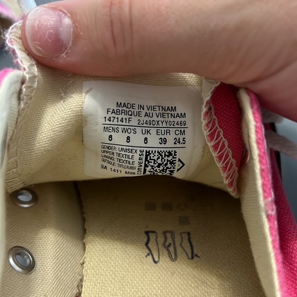 pink low top converse